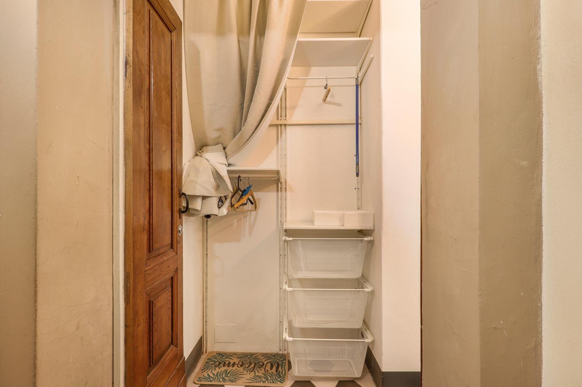 One-Bedroom Apartment With Patio Флоренция Экстерьер фото