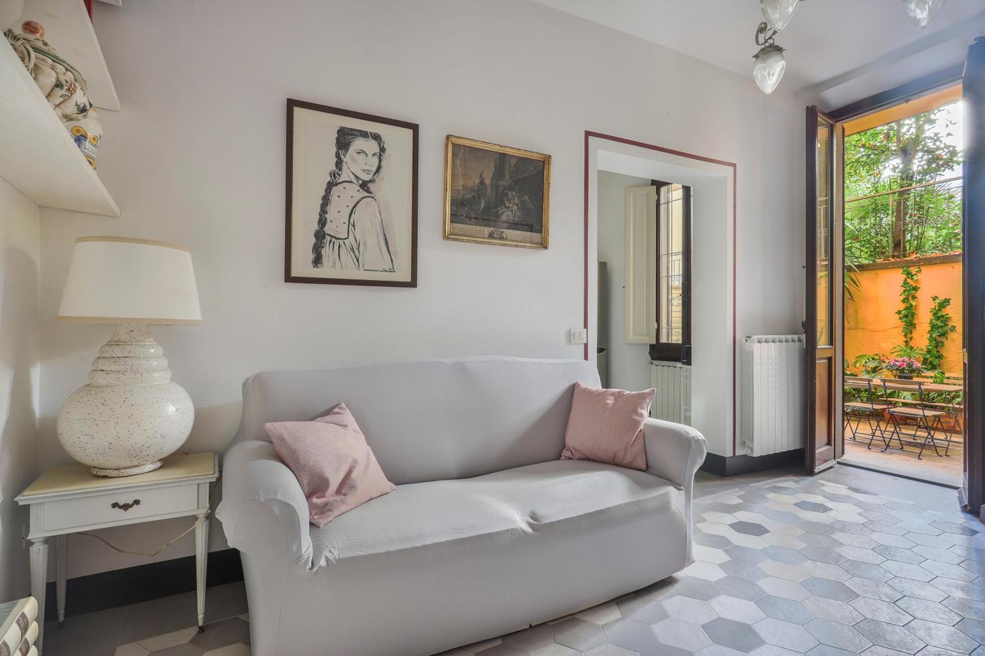 One-Bedroom Apartment With Patio Флоренция Экстерьер фото